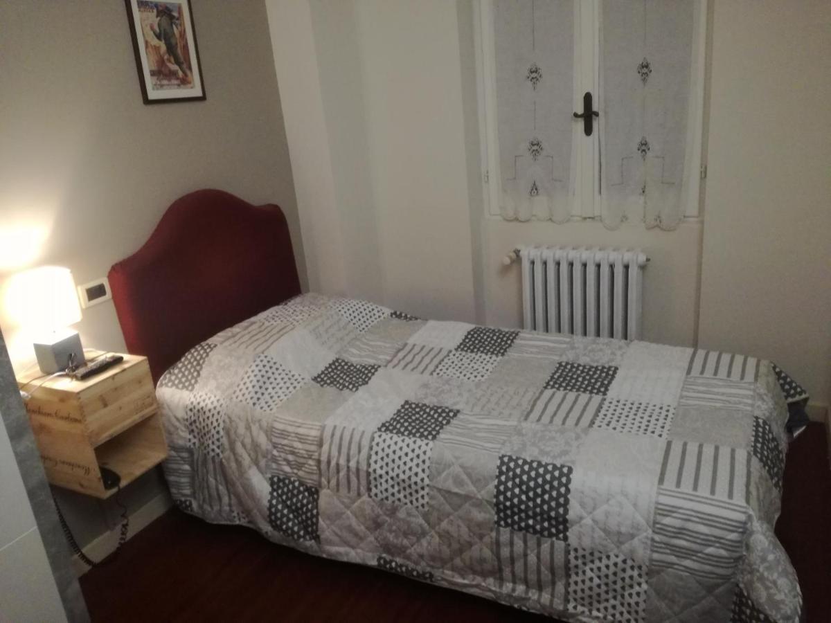 Ristorante Albergo Corona Novi Ligure Eksteriør billede
